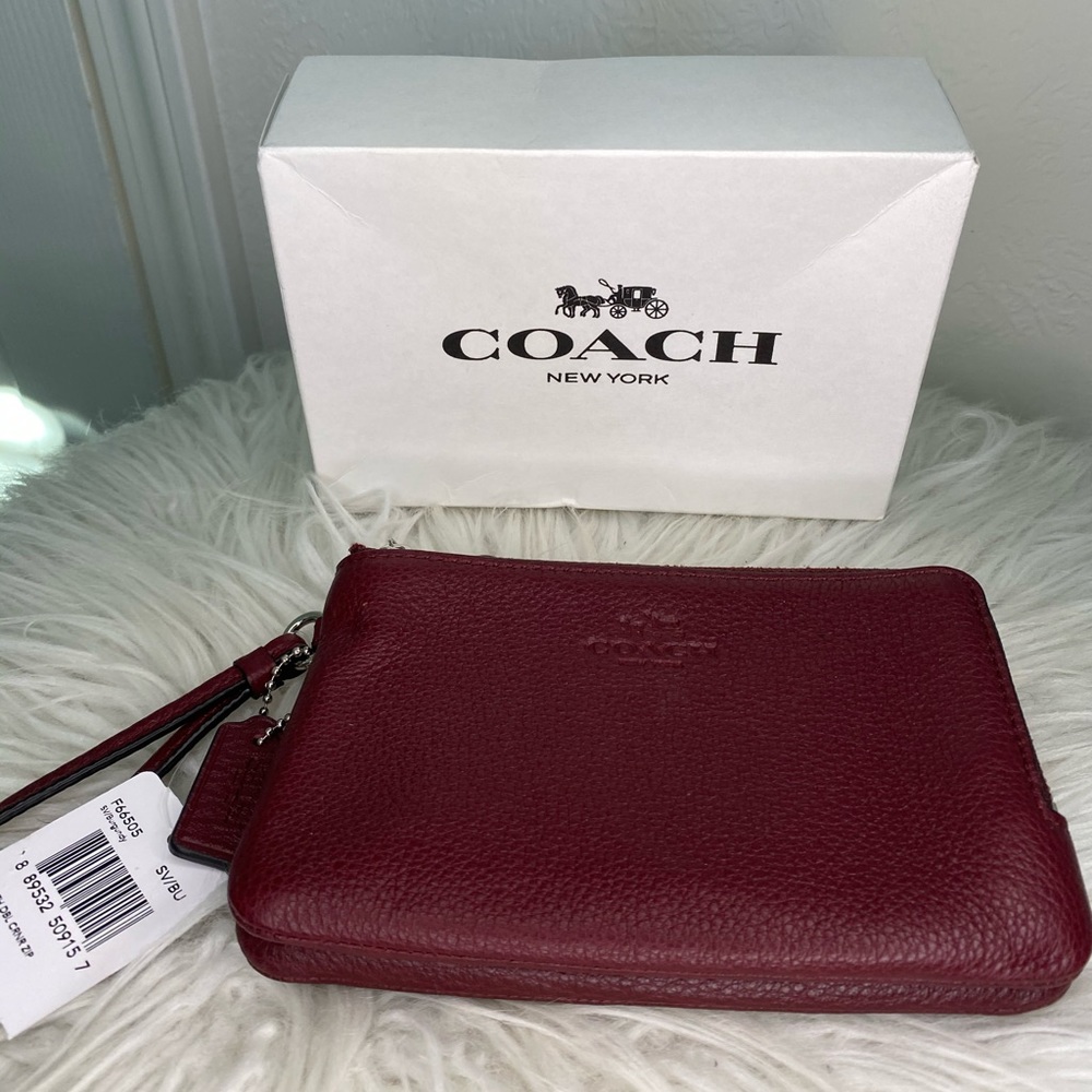 NWT Coach Pebble Leather Double Corner Z Wristlet